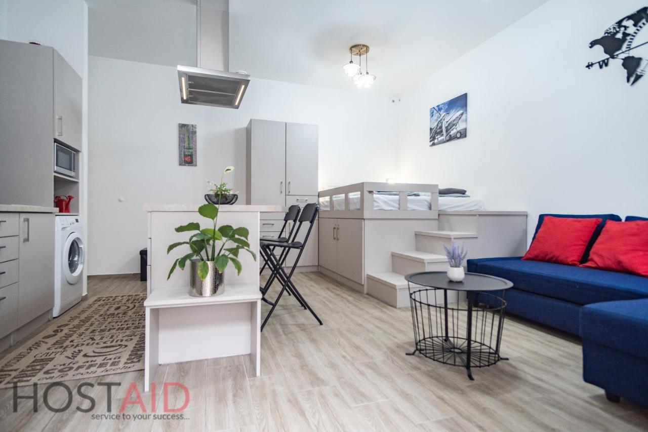 B17 Apartment - Hostaid Будапешт Екстер'єр фото